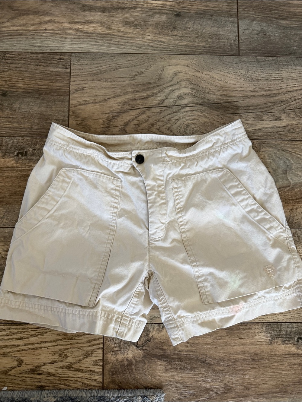 Mountain Hardwear Women's Off-White Outdoor Utility Shorts